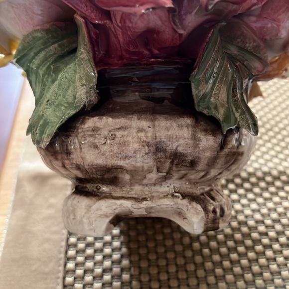 Capodimonte Rose Cluster in a Basket Made in Italy Vintage - Picture 6 of 10